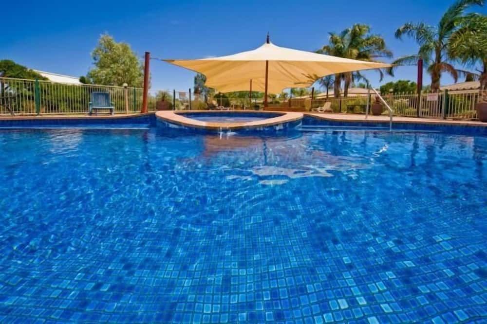 בריכה תמונה