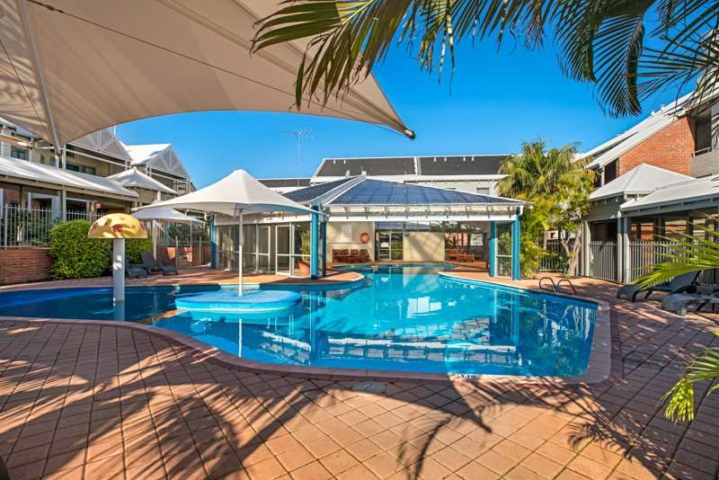 בריכה תמונה