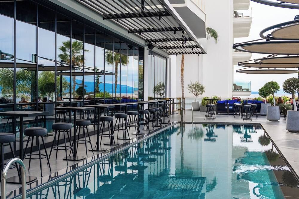 בריכה תמונה