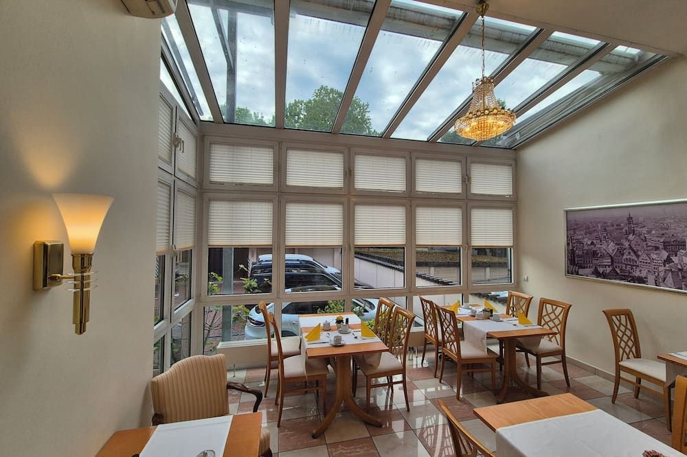 מסעדה תמונה