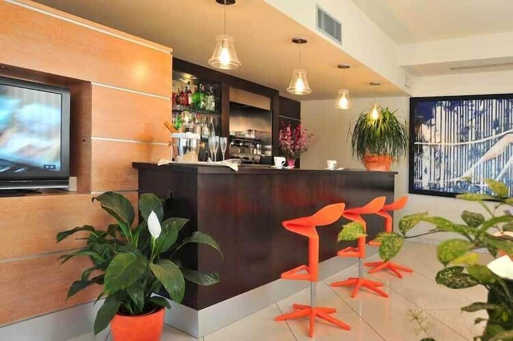 בר