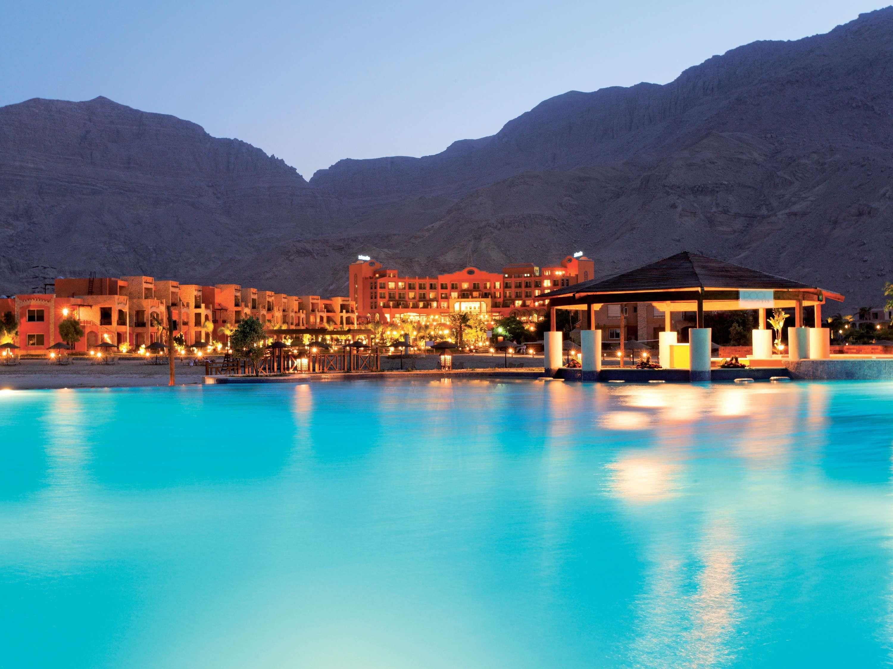 בריכה תמונה