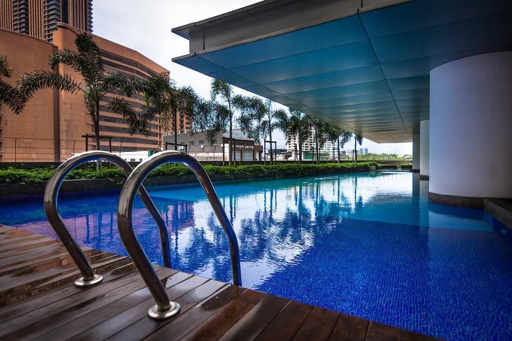 בריכה תמונה