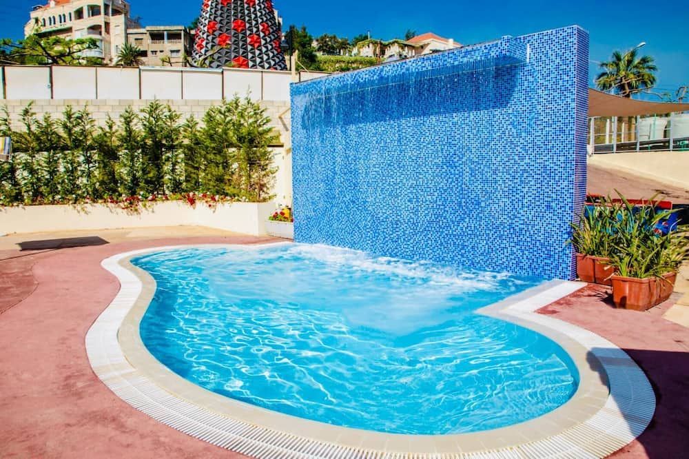 בריכה תמונה