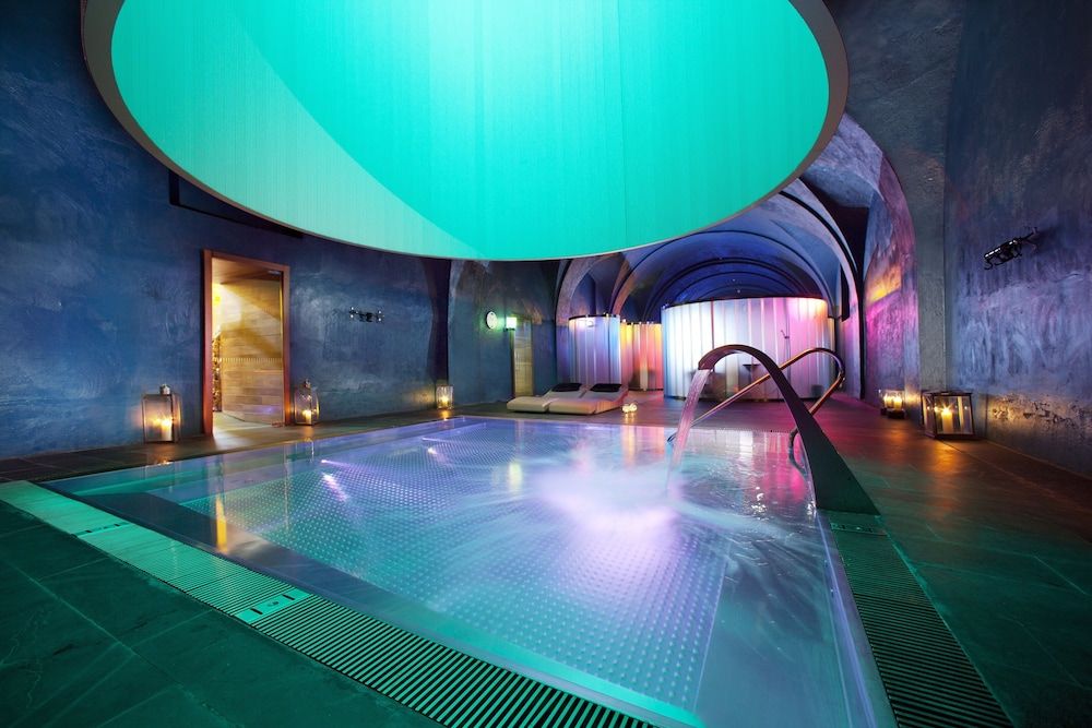 בריכה תמונה