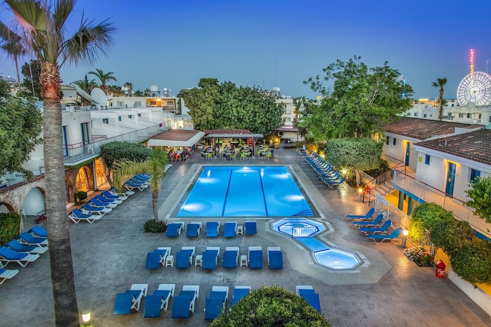 בריכה תמונה