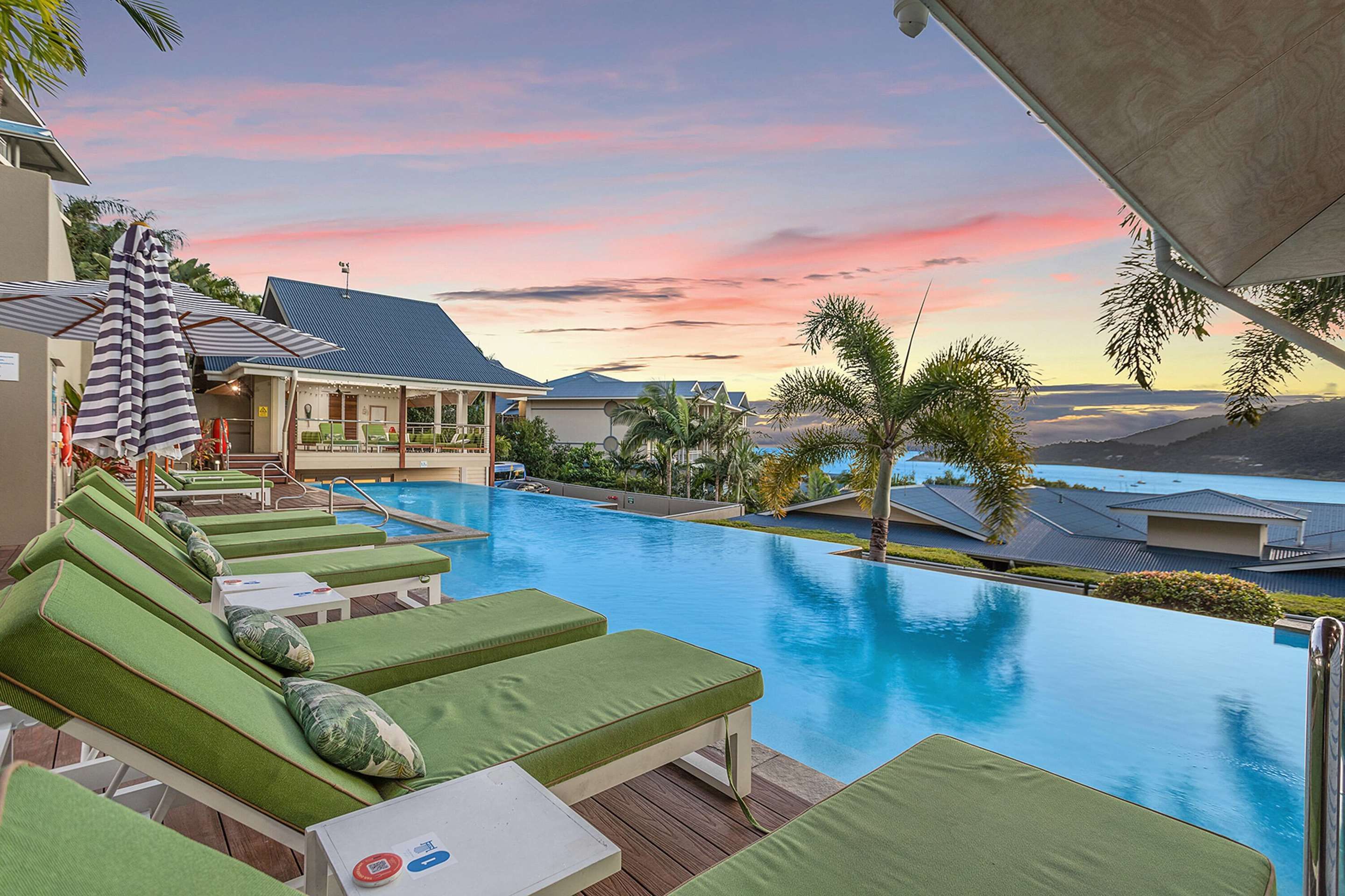 בריכה תמונה