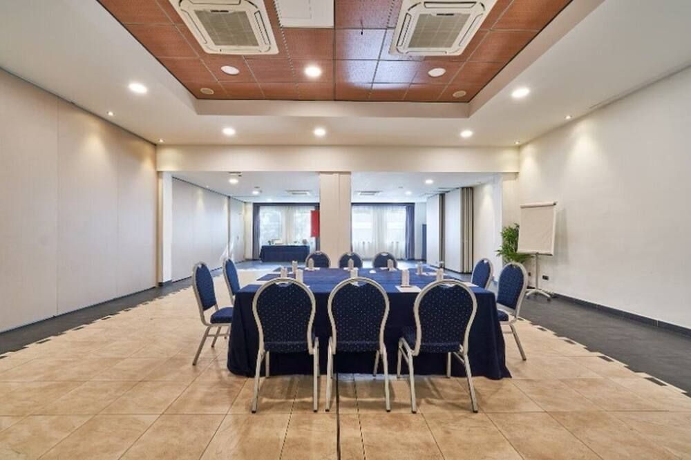 חדר ישיבות