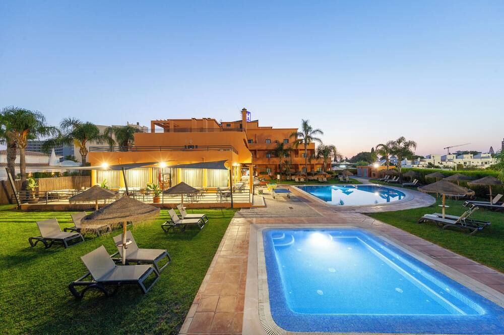 בריכה תמונה