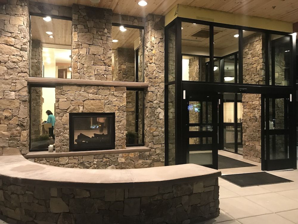 כניסה למלון תמונה