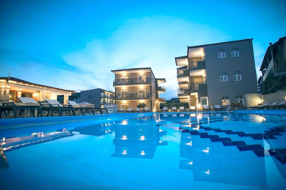 בריכה תמונה