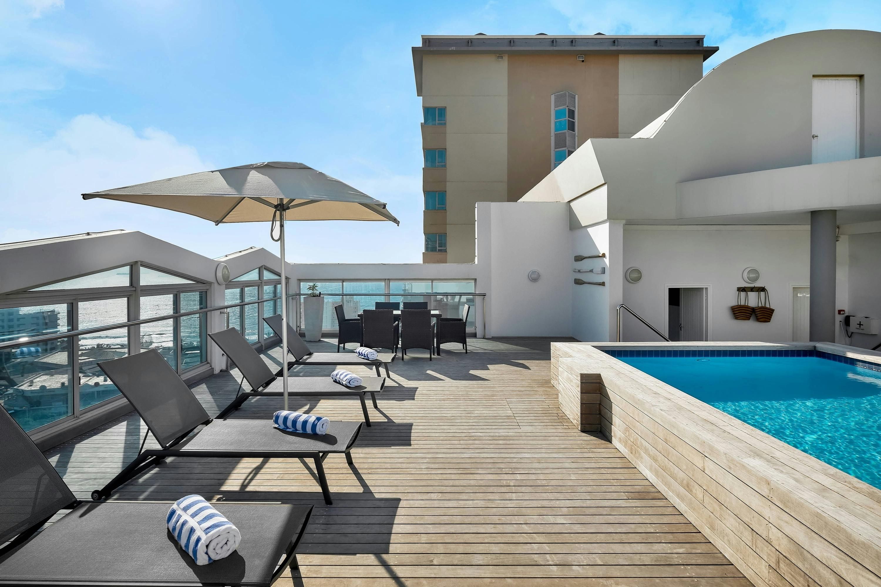 בריכה תמונה