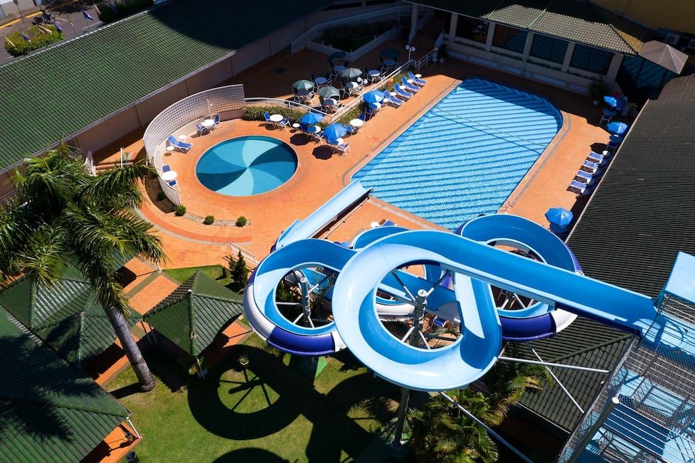 בריכה תמונה