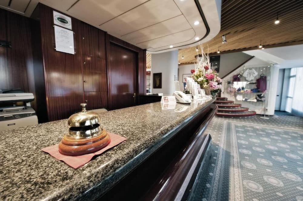 דלפק קבלה תמונה