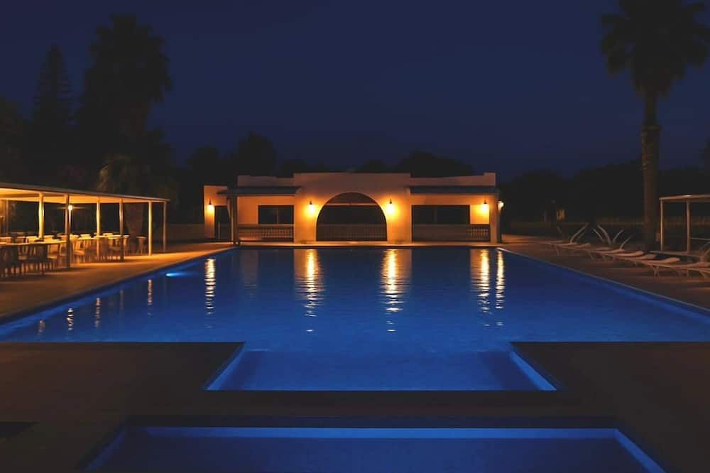 בריכה תמונה