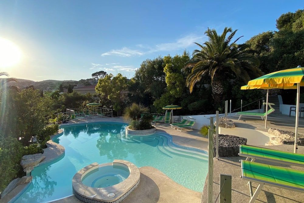 בריכה תמונה