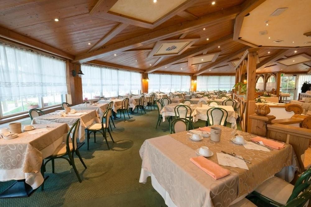 מסעדה תמונה