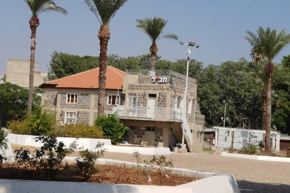 אחר