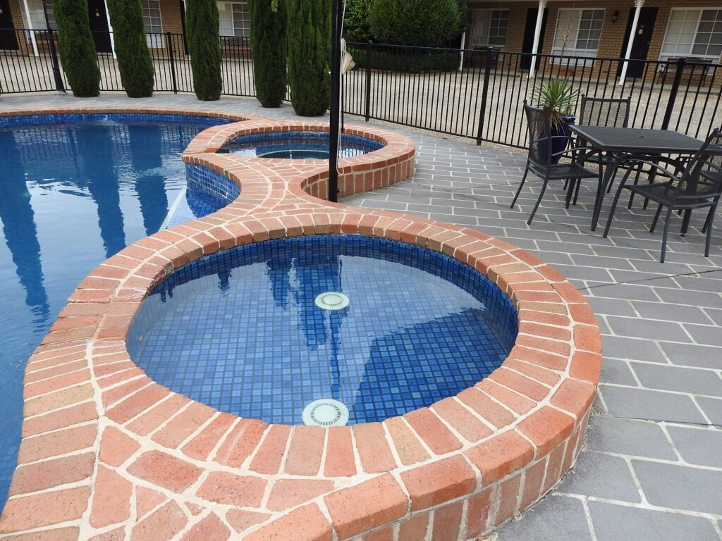 בריכה תמונה