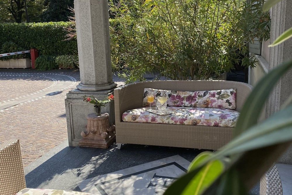אחר