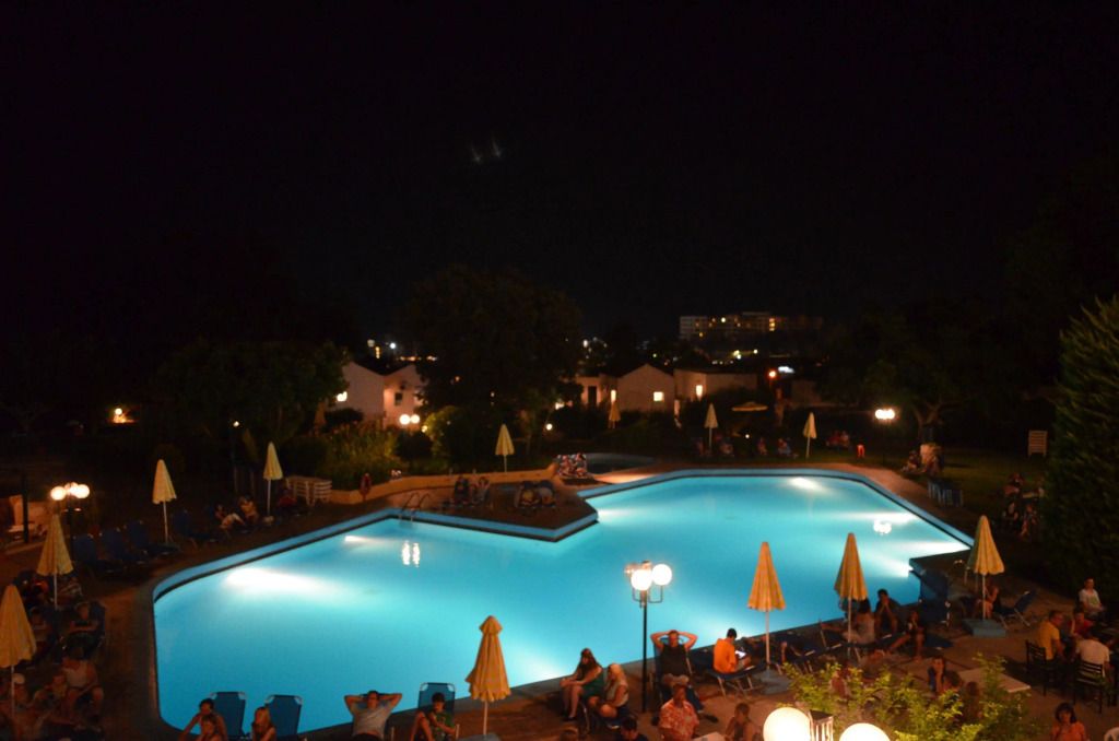 בריכה תמונה