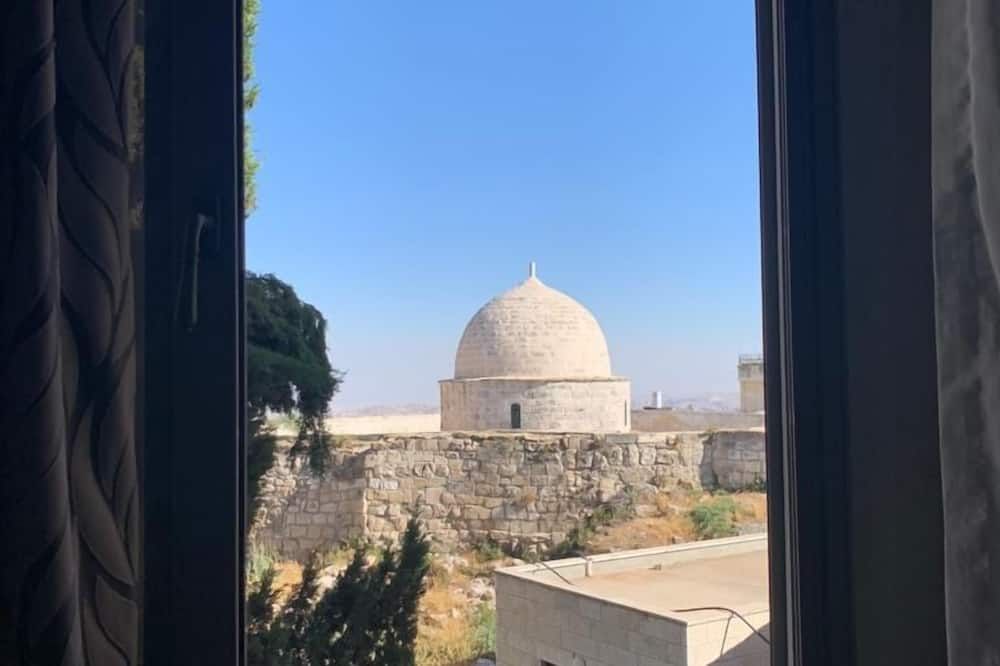 אחר