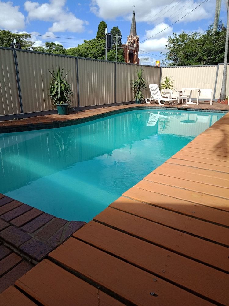 בריכה תמונה