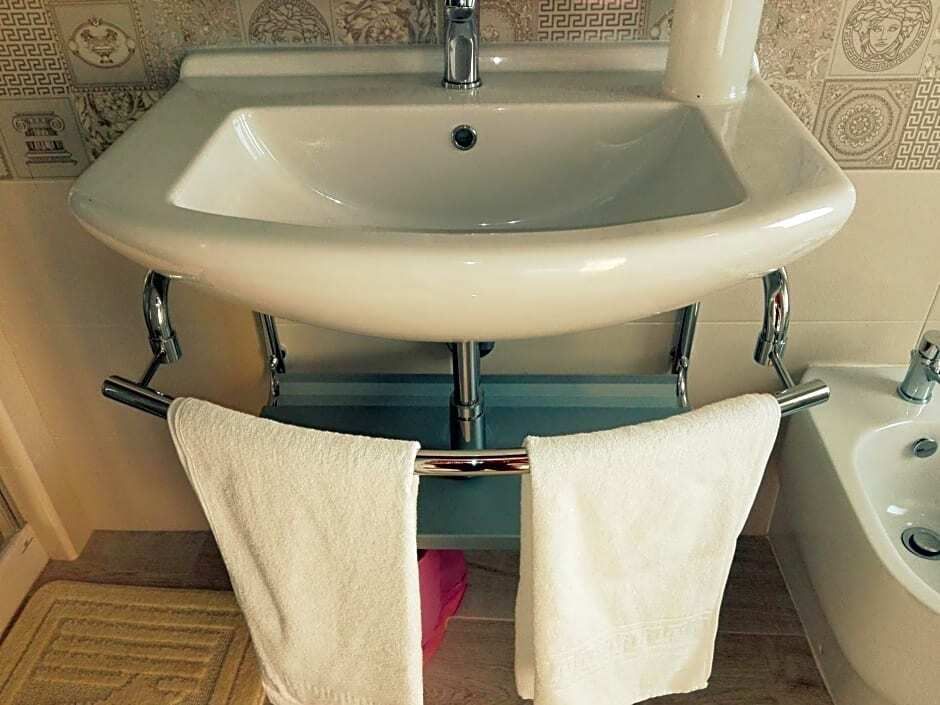 אחר