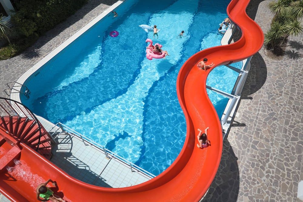 בריכה תמונה