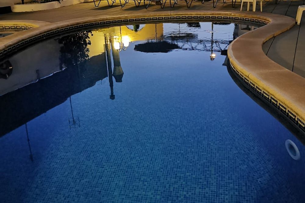 בריכה תמונה