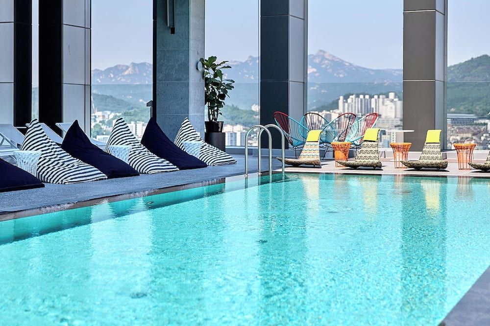 בריכה תמונה