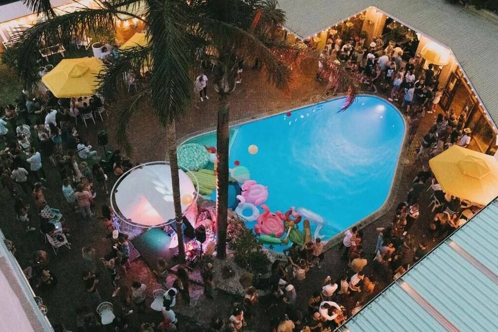 בריכה תמונה