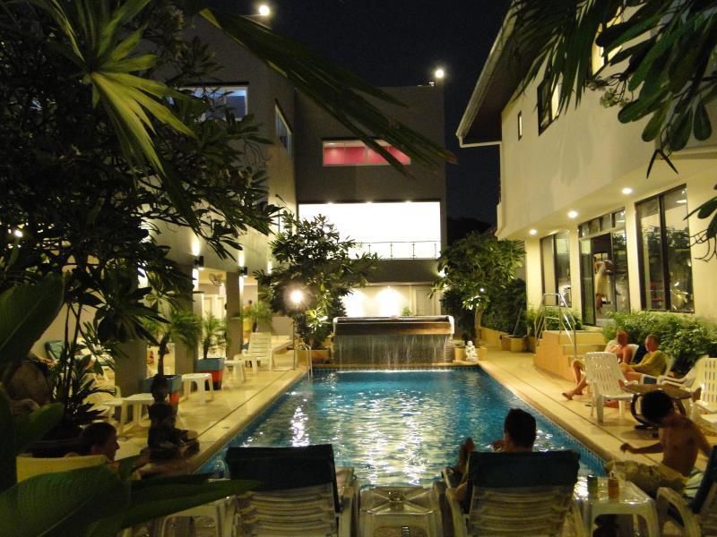 בריכה תמונה