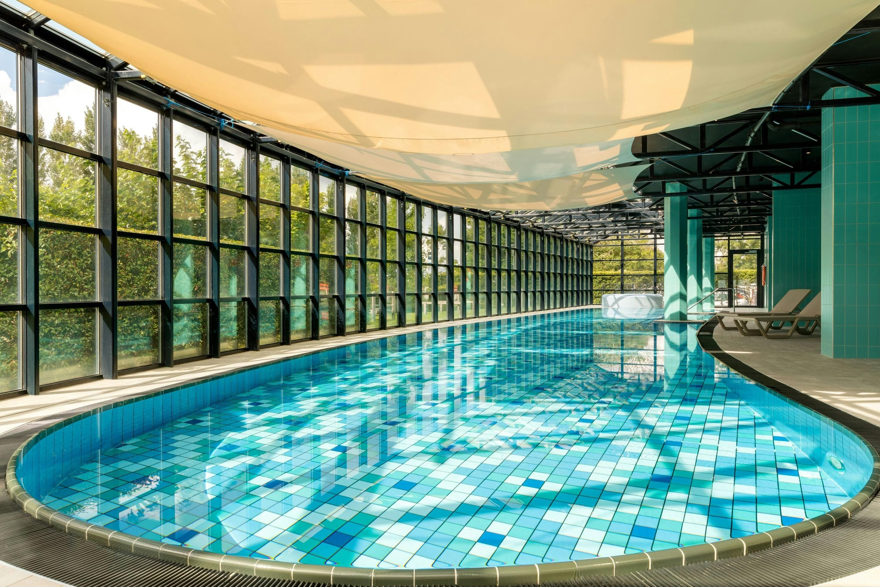 בריכה תמונה