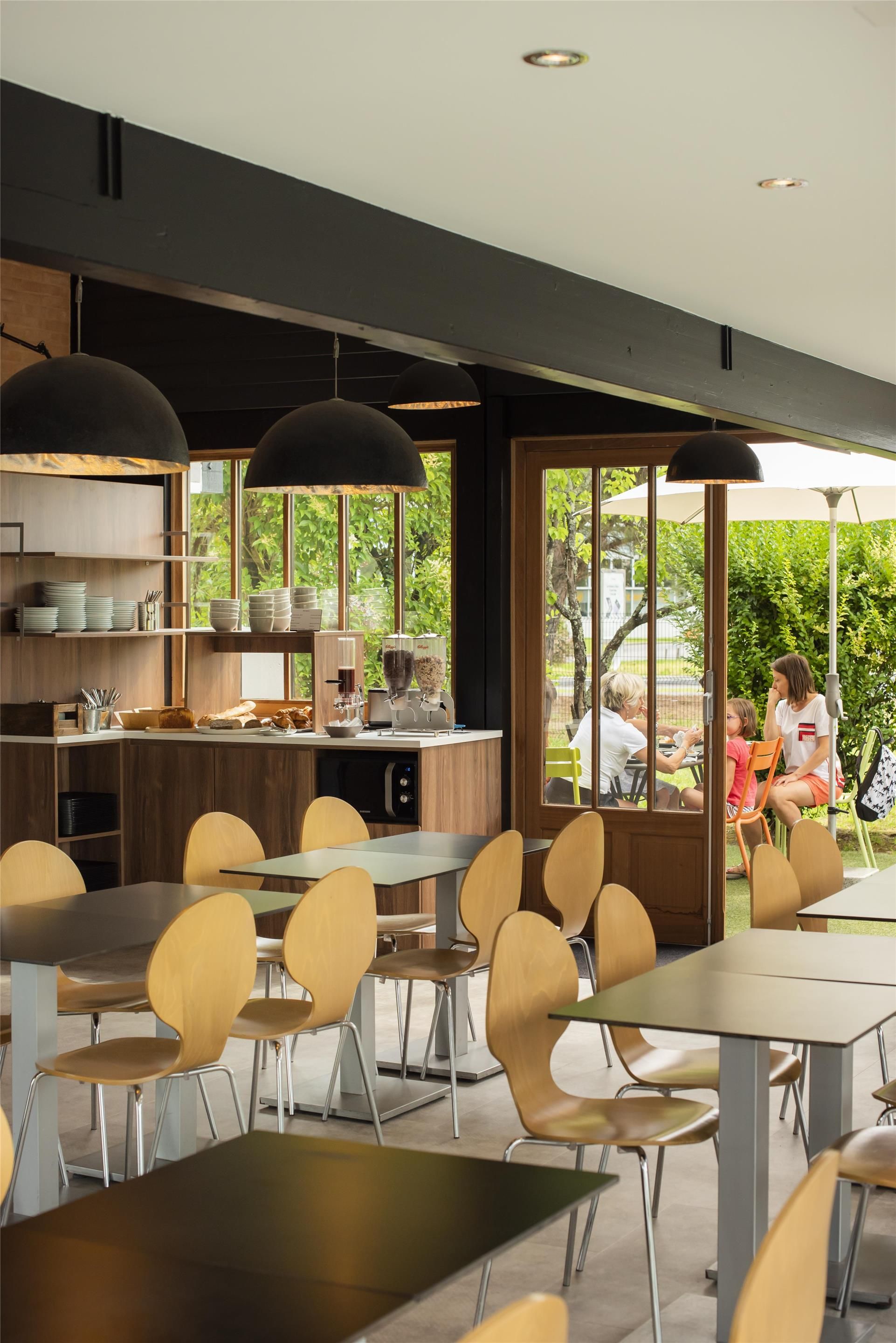 מסעדה תמונה