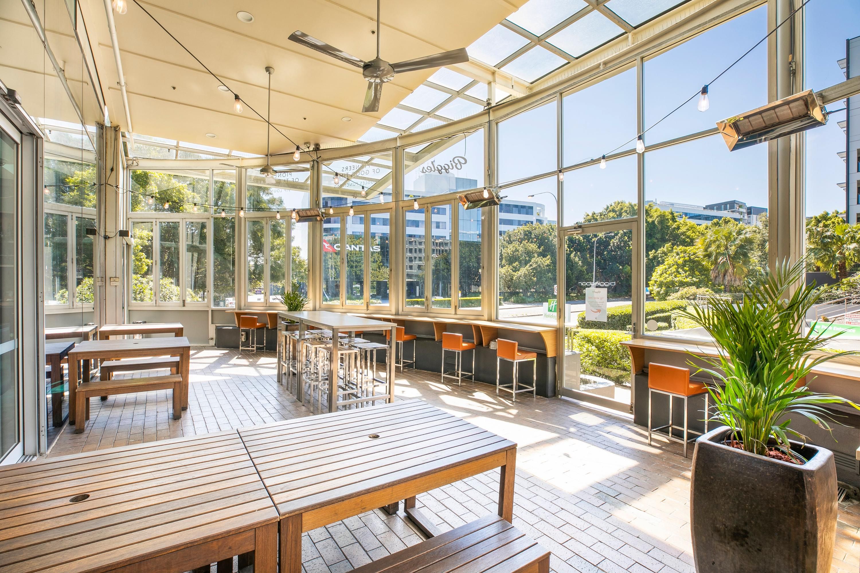 מסעדה תמונה