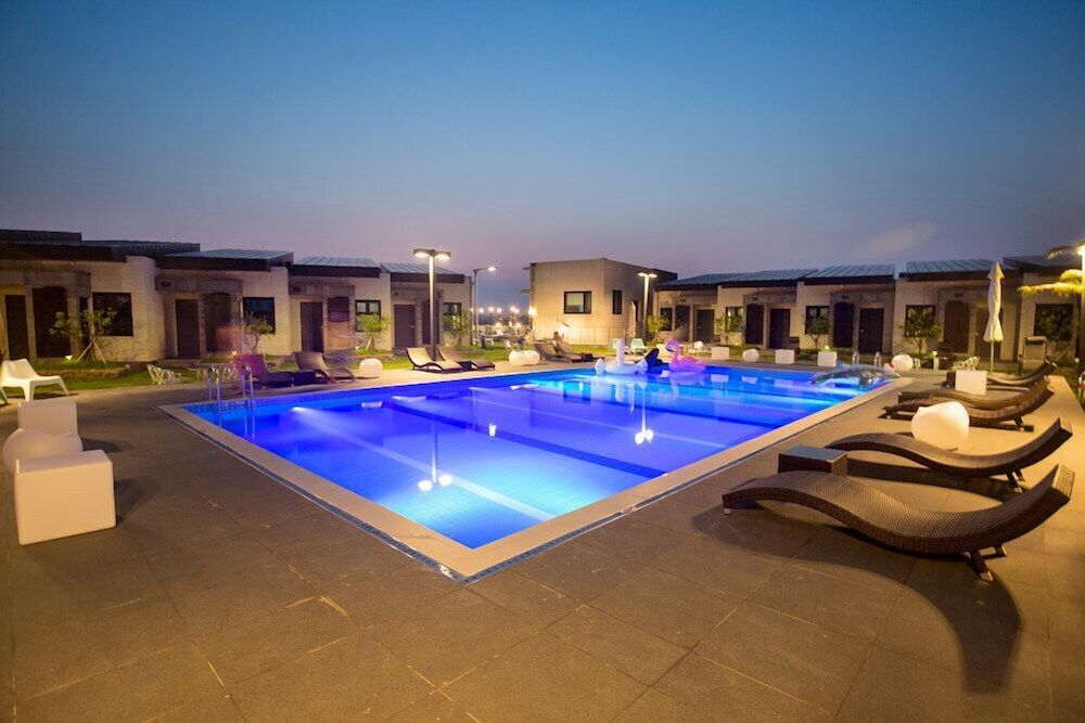 בריכה תמונה