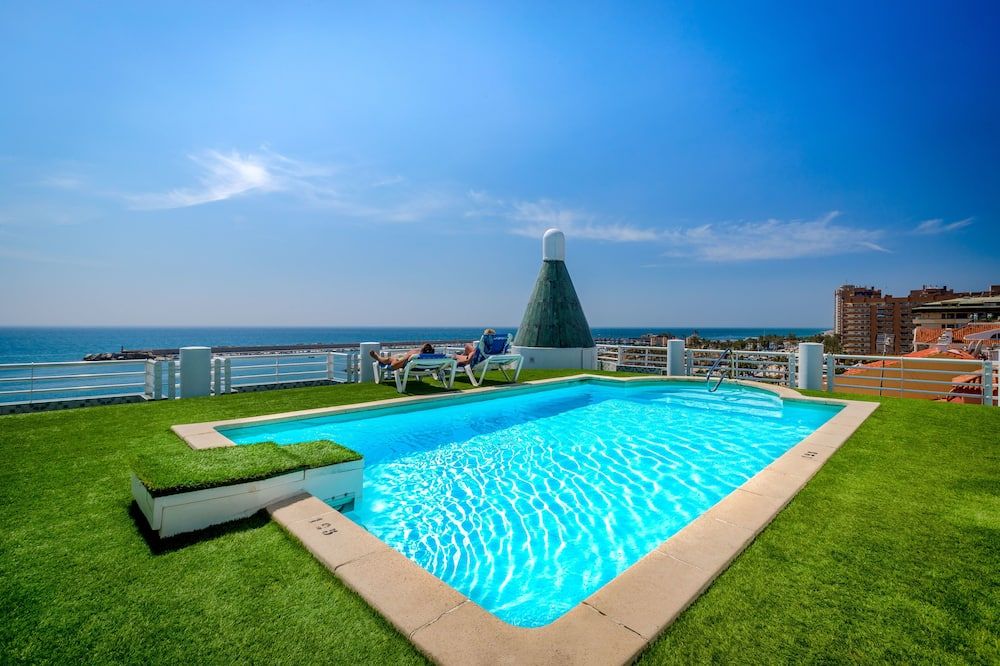 בריכה תמונה