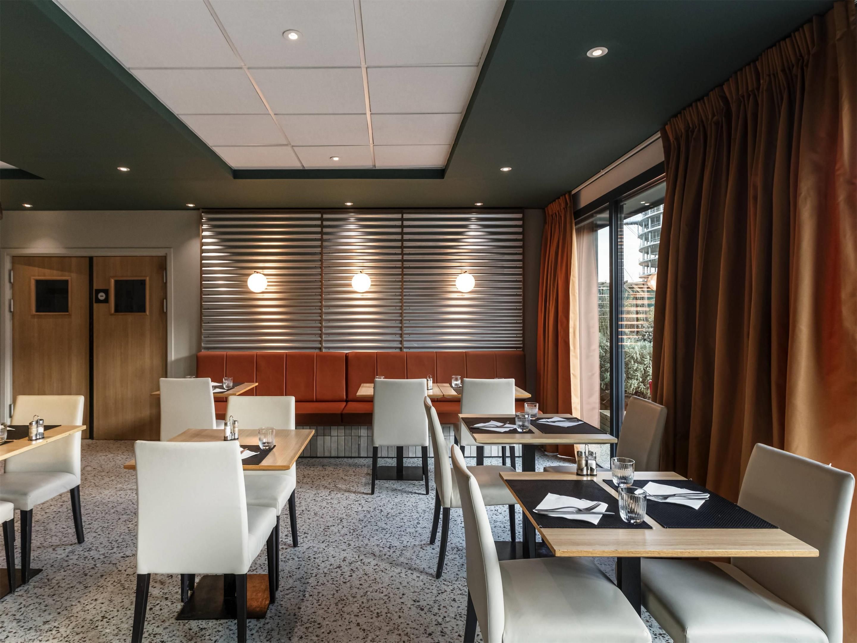 מסעדה תמונה