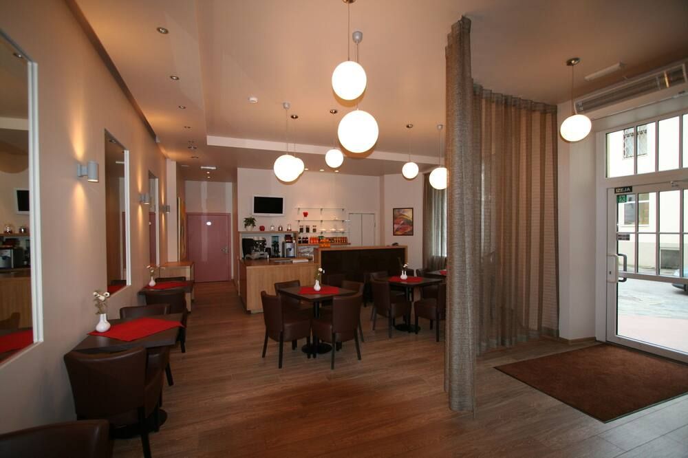 מסעדה תמונה