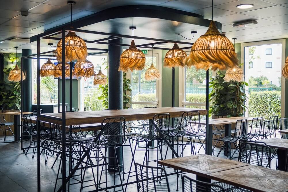 מסעדה תמונה