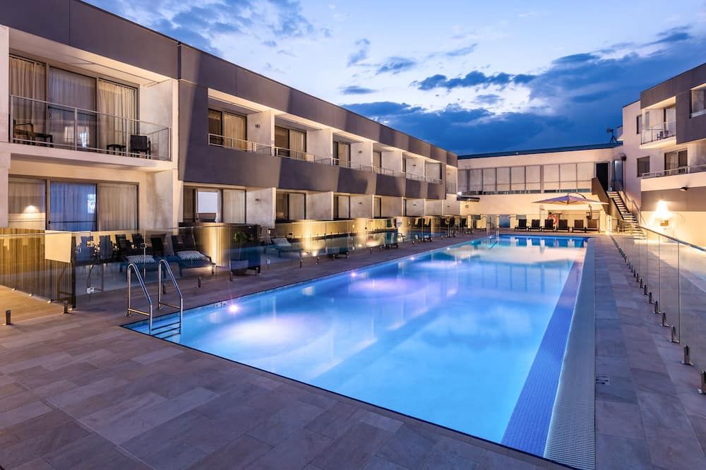 בריכה תמונה