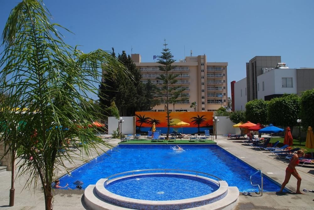 בריכה תמונה