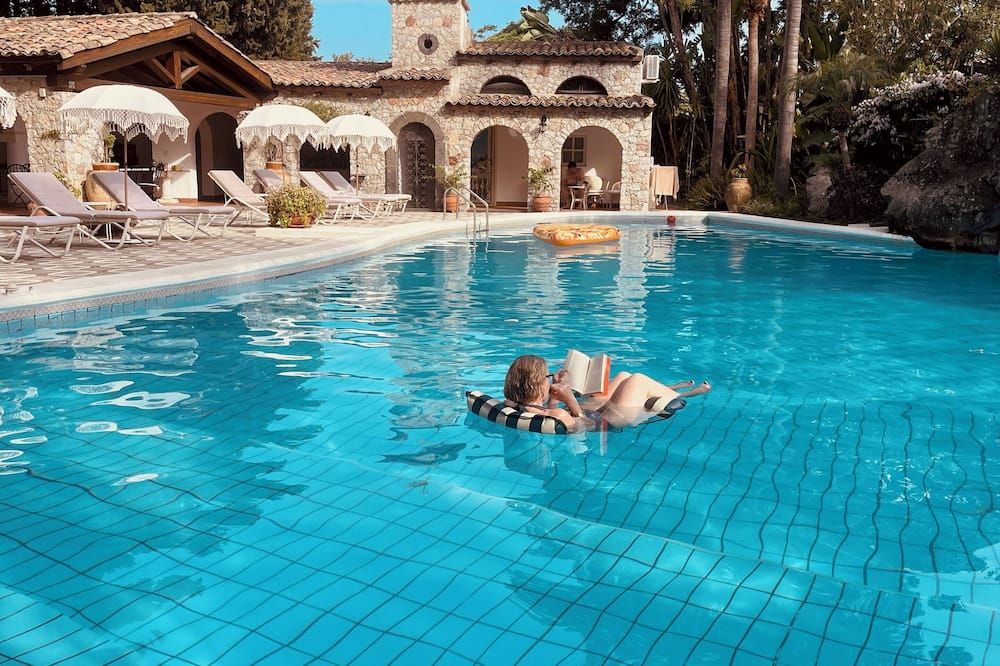 בריכה תמונה