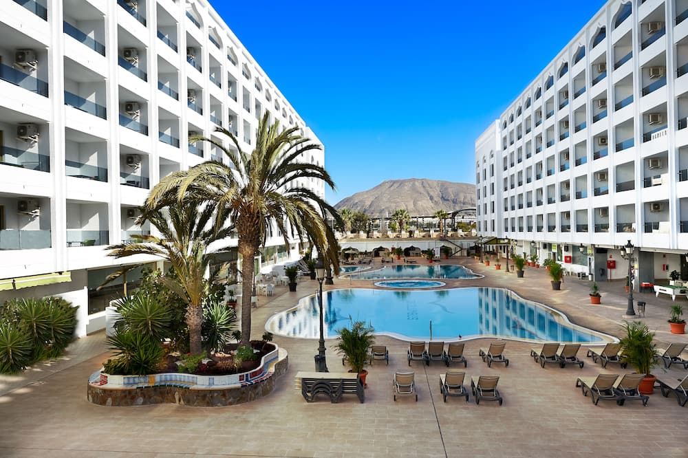 בריכה תמונה