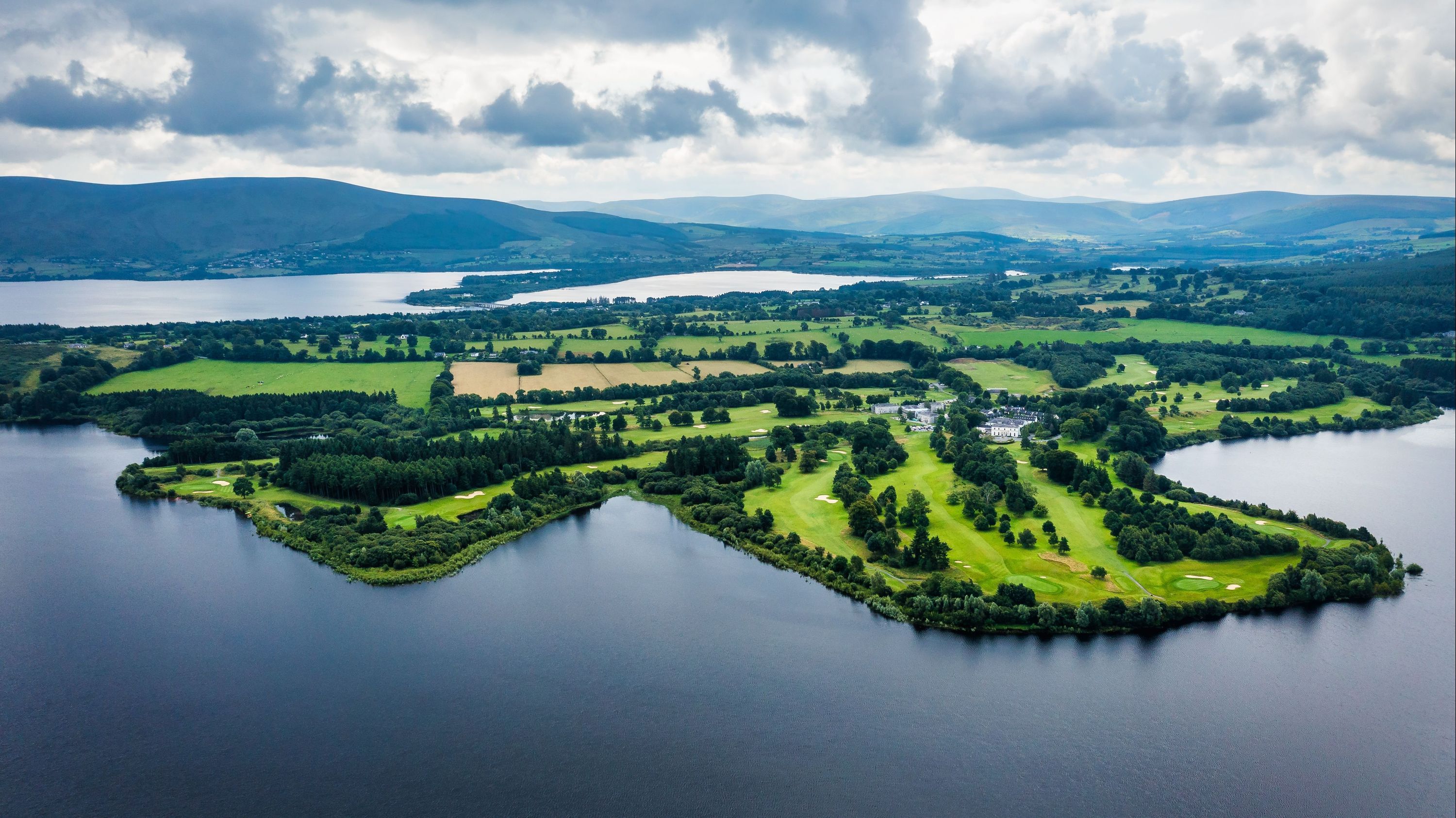 נוף חיצוני תמונה