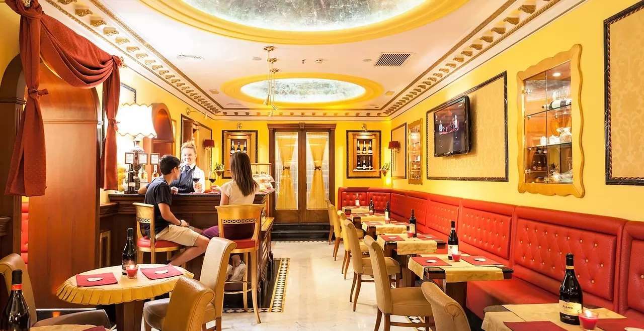 מסעדה תמונה