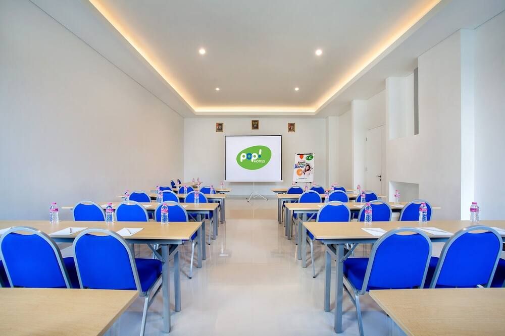 חדר ישיבות
