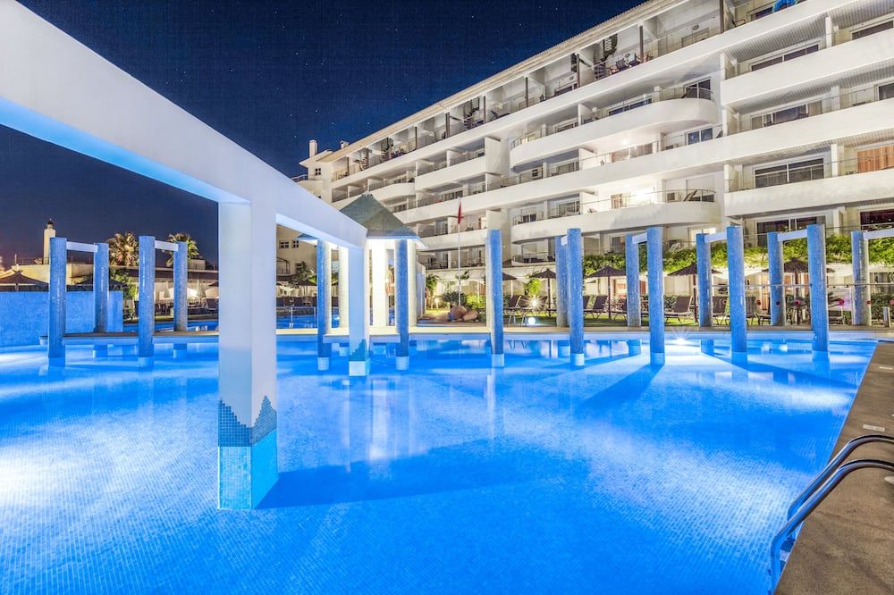 בריכה תמונה