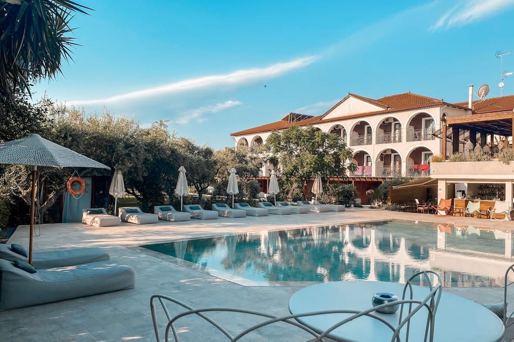 בריכה תמונה